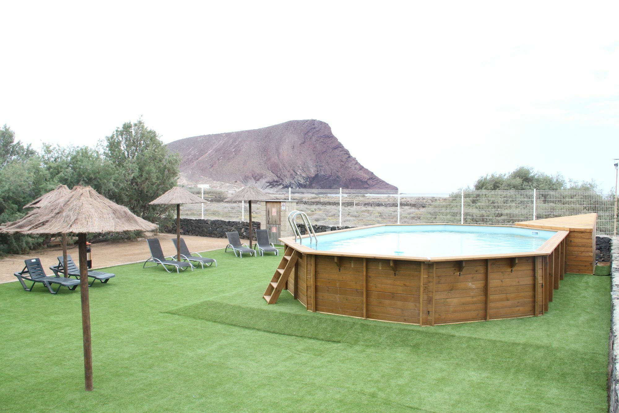 Eco-Wooden Houses Camping Montana Roja エル・メダノ エクステリア 写真
